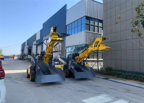 轮式皮带式挖掘式装载机